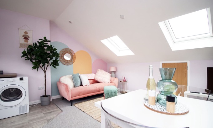 Canton Apartamento | Grace's Getaway by Tŷ SA - Stylish One Bedroom