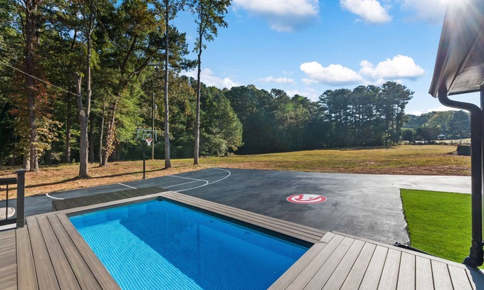 Mableton Casa | Graceland *Pool & Spa Farmhouse Miniature Horse*