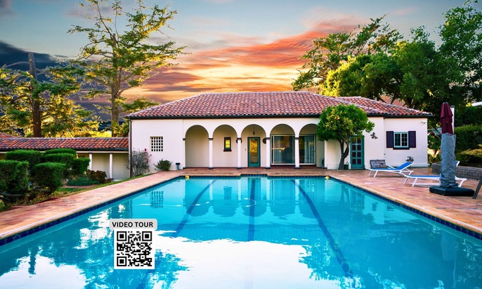 East Foothills Casa | Gracious Garden Suite Heated Pool + Jacuzzi