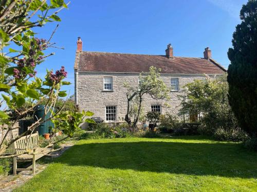 Kingsdon Casa | Grade II Listed House Tranquil Garden & Parking