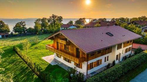 Chieming Apartamento | Graf Chiemo Suites - direkt am Chiemsee mit separatem Seezugang