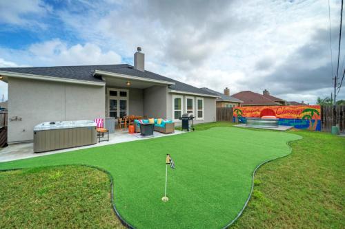 South Side Casa | Graford by AvantStay Hot Tub Firepit Mini Putt