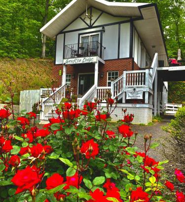 Lake Lure Cama Y Desayuno | Grafton Lodge