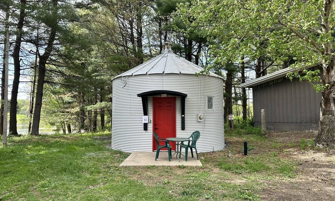 Orange Prairie Cabaña | Grain Bin Cottage 11