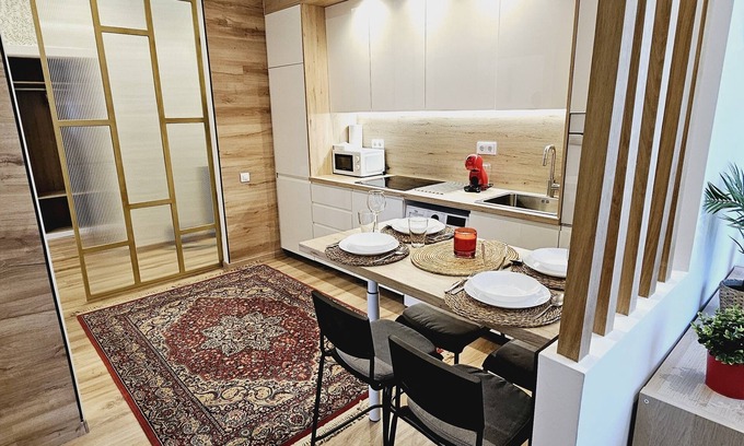 Badalona Apartamento | Gran apartamento ideal grupos muy cerca ciudad de Barcelona