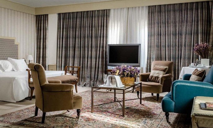 Centro de Pamplona Hotel | Gran Hotel La Perla