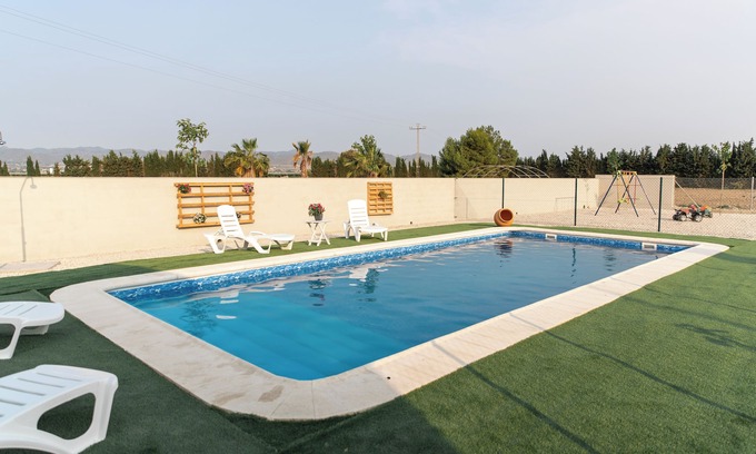 Puerto Lumbreras Cabaña | Gran vivienda rural de 180 m2, ideal para grupos de hasta 16 personas.