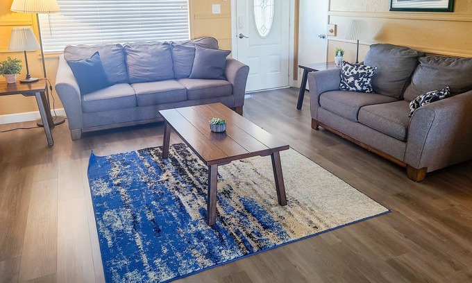 Maryvale Casa | Granada Place - Perfect for Families!