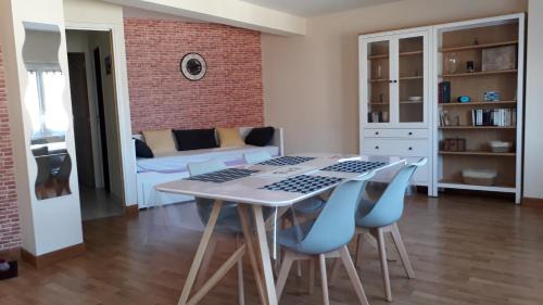 Tregastel Apartamento | Grand Appartement côte de granit rose plages et commerces à proximité
