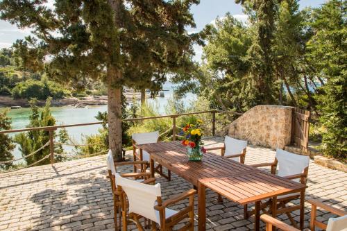 Agios Emilianos Casa | Grand Bleu Porto Heli Beachfront House