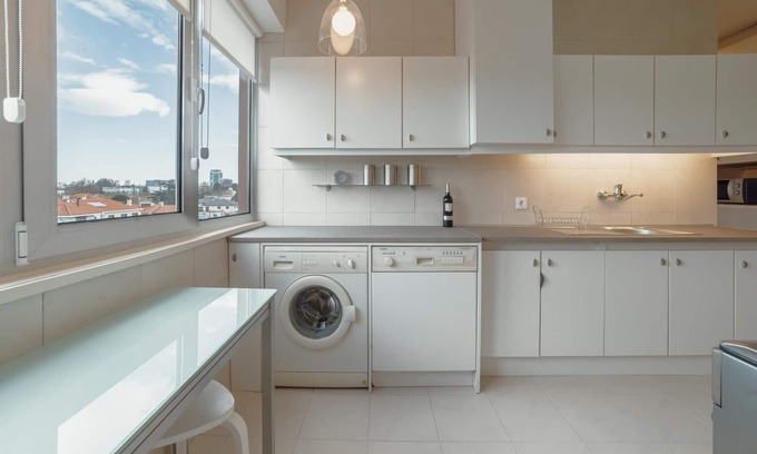 Lordelo do Ouro e Massarelos Apartamento | Grand Botanic Garden Apartment by Vacationy