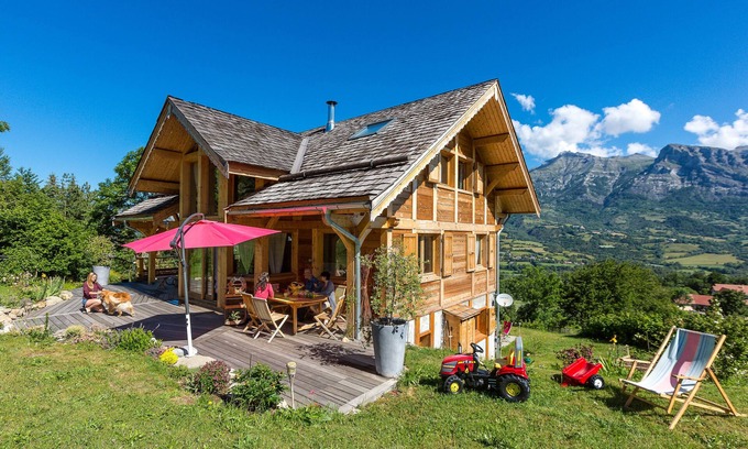Saint-Leger-les-Melezes Chalet De Esquí | Grand Chalet de madera de lujo, centro turístico del pueblo, sólo en verano.