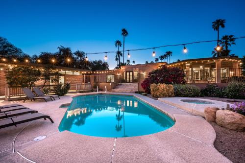 Camelhead Estates Casa | Grand Camelback views home with jacuzzi and pool.