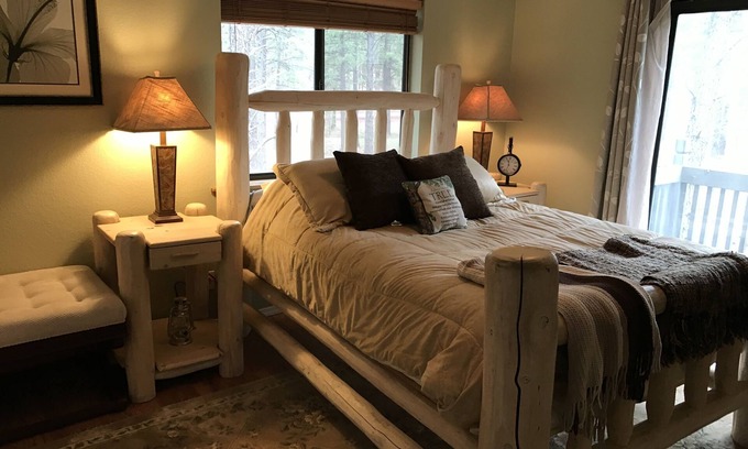 Parks Casa | The Loft @ Wrigley Ranch-Horseback Rides-Hike-Shooting / 4wd Tours-FirePit-GasBBQ-