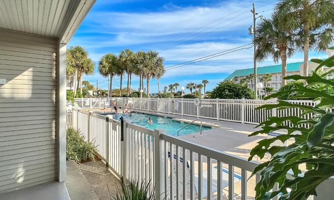 Crystal Beach Apartamento | Grand Caribbean East 0109