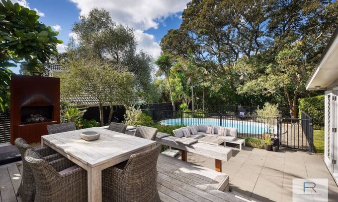 Auckland Casa | Grand Character Villa in Meadowbank