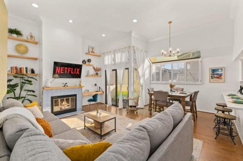 Pacific Beach Casa | Grand Desire by Cardo - Luxury 3br in Heart of PB