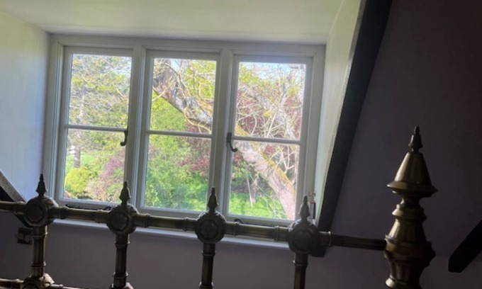 Ware Otro | Grand En suite Bedroom with Countryside Views