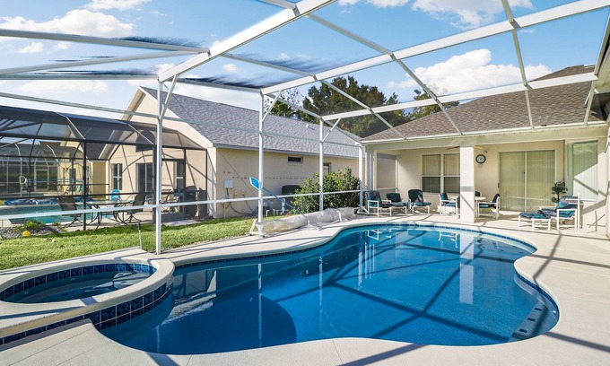 Westridge Casa | Grand Exclusive 4BR Westridge Pool Home near Disney