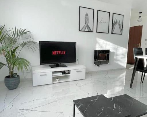 Saint-Ouen-l'Aumone Apartamento | Grand F3 à 30mn de Paris - Terrasse + Parking privé