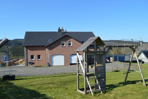 Stavelot Casa | Grand gîte calme à proximité du circuit de Spa-Francorchamps - Gîte la Bruyère