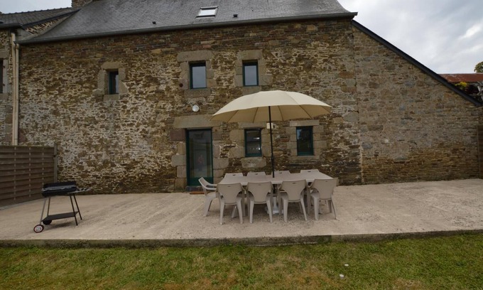 Epiniac Casa | Grand Gîte en Campagne à 13.5 km de la Baie du Mont Saint-michel