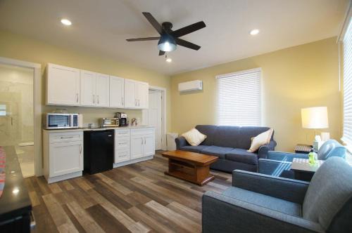 Grand Haven Apartamento | Grand Harbor Apartments 209 Clinton Unit 1