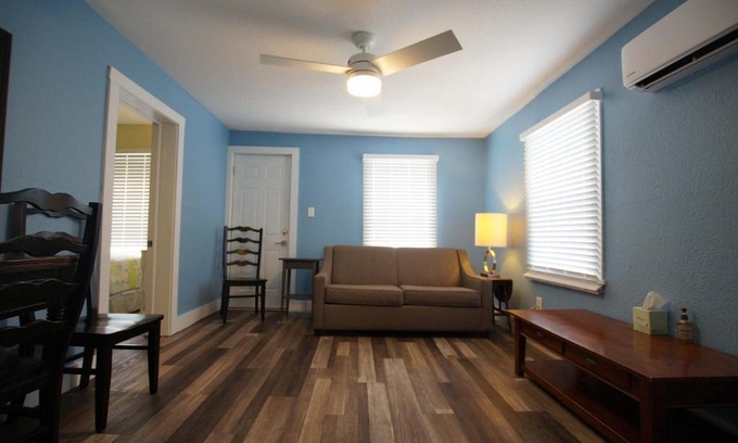 Grand Haven Apartamento | Grand Harbor Apartments 209 Clinton Unit 2