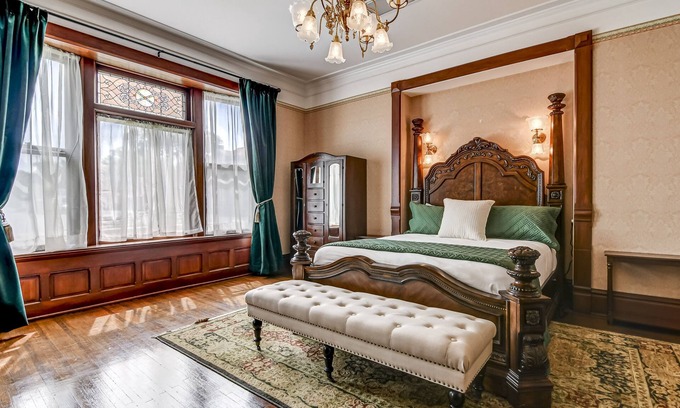 Springfield Casa | Grand Historic Retreat | 3BR Suite | Modern Comfort & Classic Charm