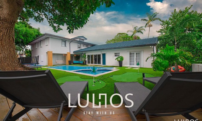 Palmetto Estates Casa | Grand Home Jacuzzi, Heated Pool, Games, BB Court L20