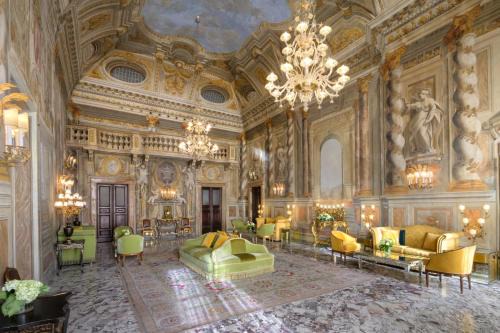 Siena Historical Center Hotel | Grand Hotel Continental Siena - Starhotels Collezione