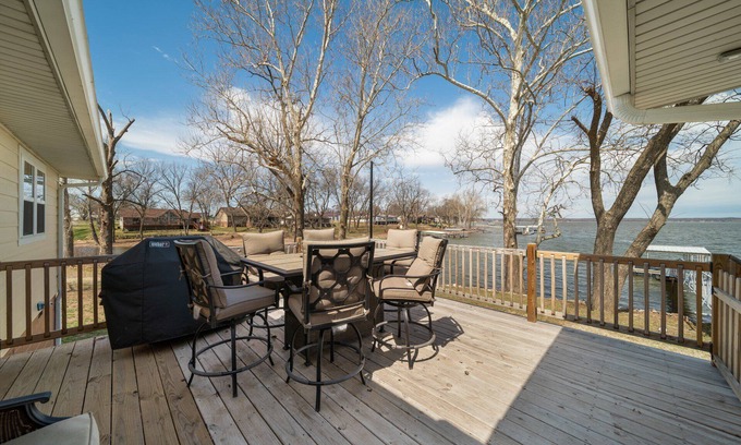Grove Casa | Grand Lake Waterfront home 5 minutes to the boat launch!