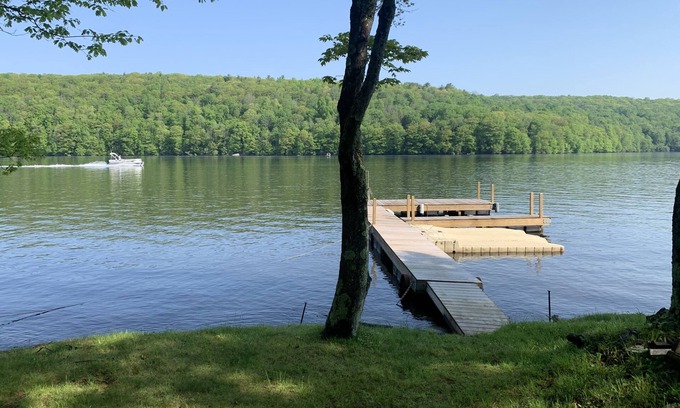 Greentown Casa | Grand Lakefront House w/ Private Dock!