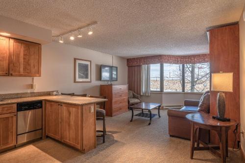 Crested Butte Apartamento | Grand Lodge 1-Bedroom Condo with 3 Queens & Close to Everything condo