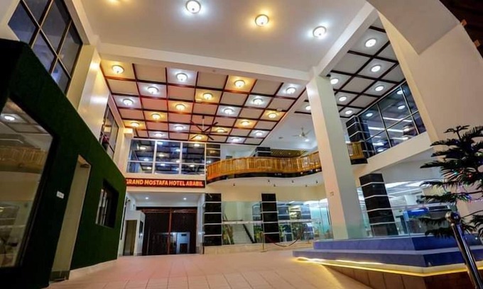 Sylhet Cama Y Desayuno | Grand Mostafa Hotel Ababil