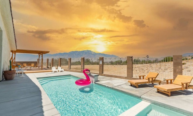 Desert Hot Springs Casa | Grand Mountain Villa Pool Spa Patio View