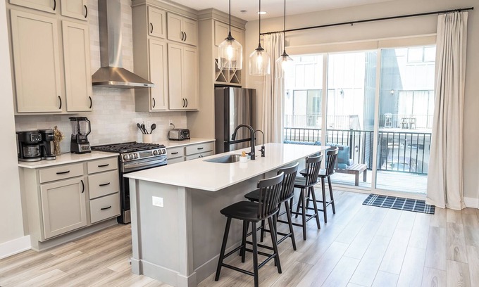 Westfield Casa | Grand Park Westfield New Townhome-4 Bedrooms, 7 Beds