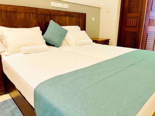 Matara Hotel | Grand Rockland Hotel