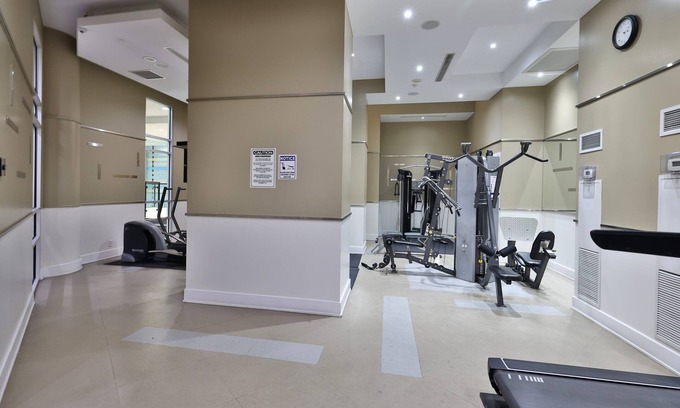 Downtown Mississauga Apartamento | Grand Royal Condos -Mississauga SQ One