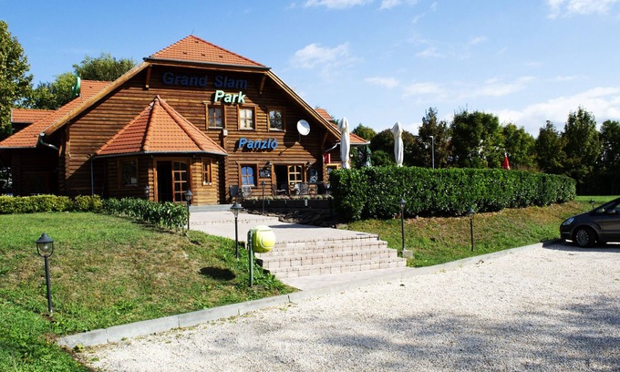 Peterhegy Casa | Grand Slam Park
