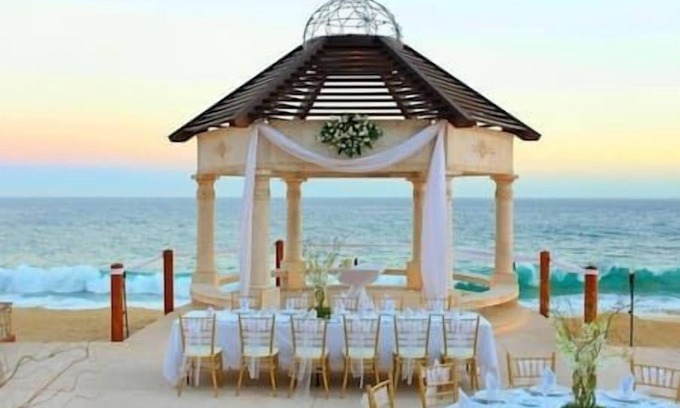 Marina Complejo | Grand Solmar Land's End Resortn & Spa, Beach!