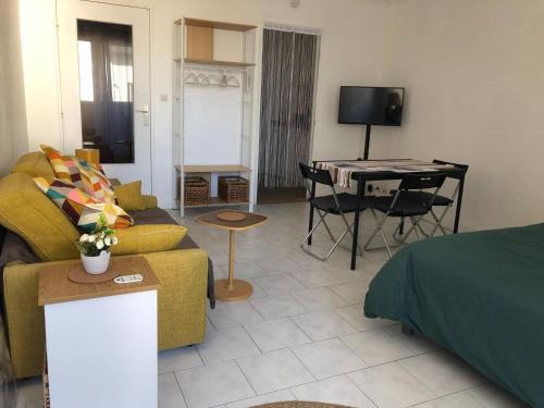 La Ferte-sous-Jouarre Apartamento | Grand Studio calme centre-ville