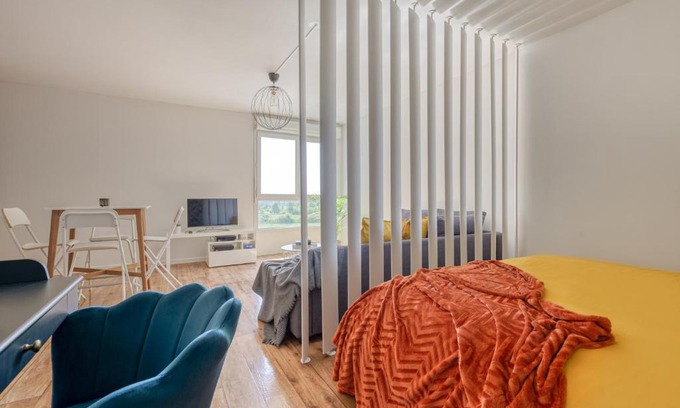 Montevrain Apartamento | Grand studio Disney, queen size, coffee, WIFI