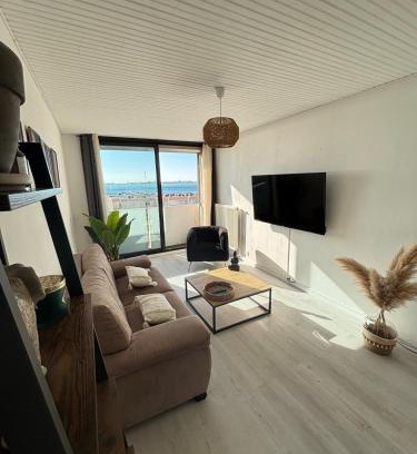 Balaruc-les-Bains Apartamento | Grand T2 cosy et lumineux face à l'étang