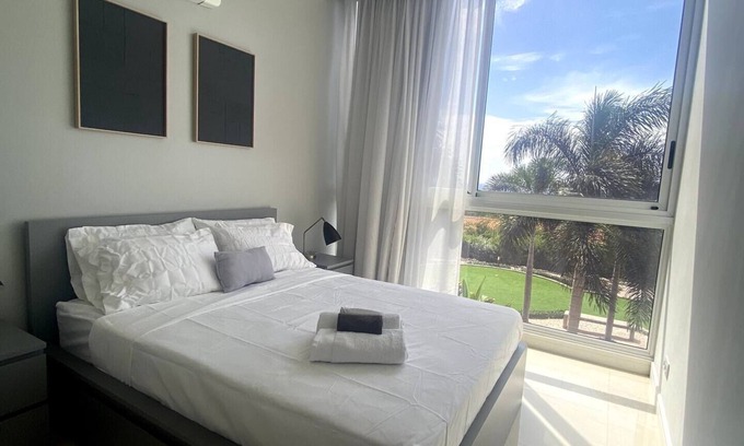 Colon Apartamento | Grand View 2 Bedroom Apartment, Gym, Garden and Pool