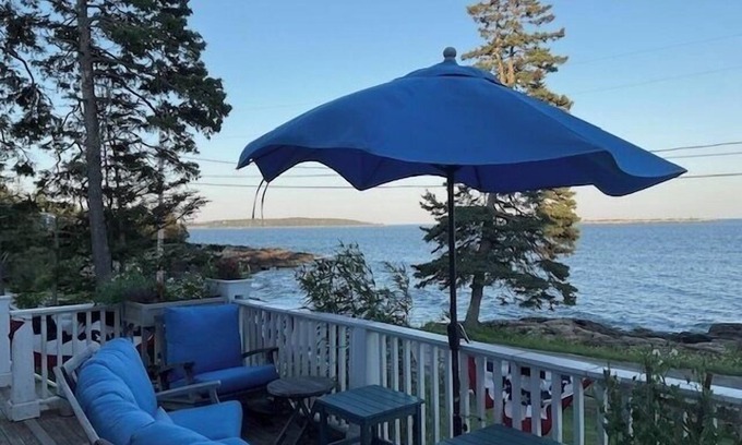 Port Clyde Casa | Grand View: Oceanfront Elegance in Port Clyde