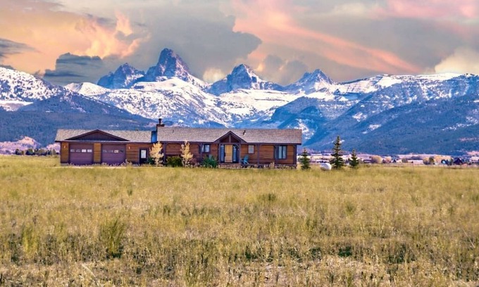 Leigh Creek Estates Casa | Grand View Homestead - Grand Targhee, Jackson Basecamp