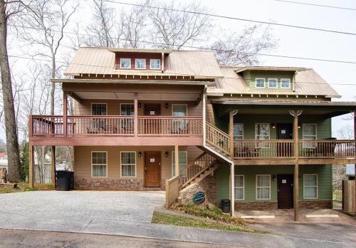 Dahlonega Apartamento | Grand View Villa on Choice Ave - Steps to Downtown