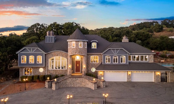 South San Jose Casa | Grand Villa Castle in San Jose