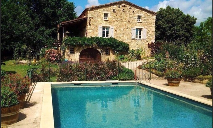 Puy-l'Eveque Casa | Grand Vue vert - Amplia casa rural de 2 dormitorios, piscina climatizada en el borde del pueblo medieval